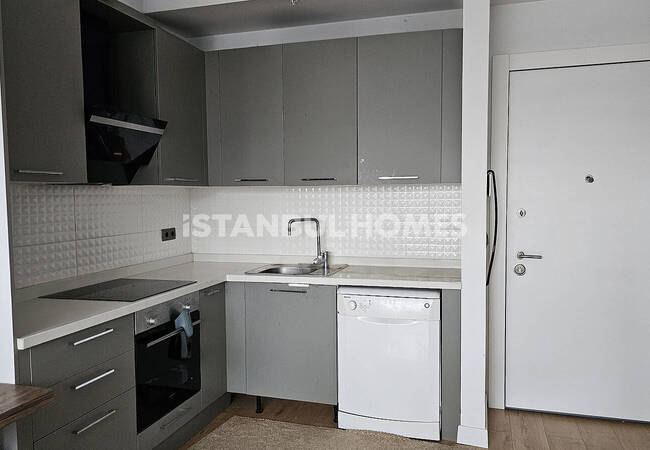 Sea-view Apartment Near Transportation in Kadikoy Istanbul 8