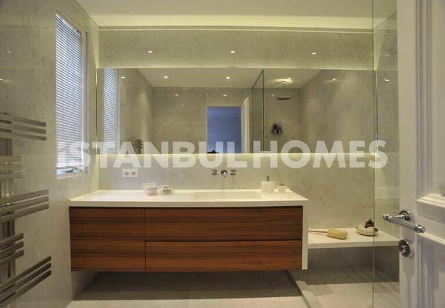 Mansion with Large Usage Spaces in Eyupsultan Istanbul 13