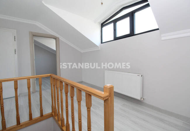 İstanbul Eyüpsultan'da Geniş İç Mekanlara Sahip Dubleks Daire 21