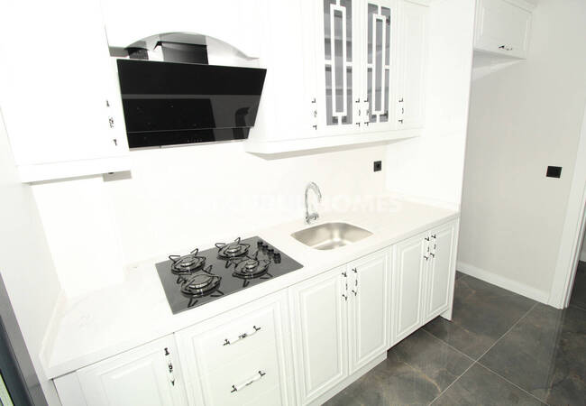 Apartments in a Complex on Link Road in Esenyurt 9