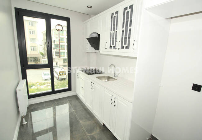 Apartments in a Complex on Link Road in Esenyurt 10