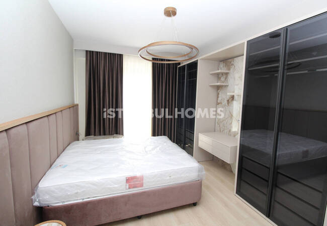 Flats in a Complex with Pool in Bagcilar Istanbul 10