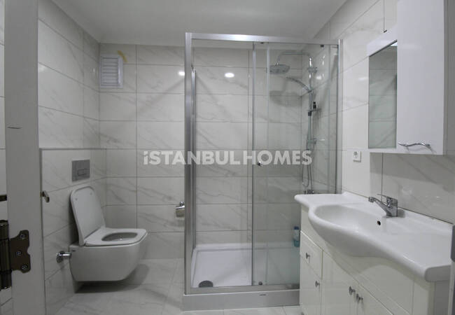 3-bedroom Flat in a Complex Near Amenities in Istanbul Sisli 12