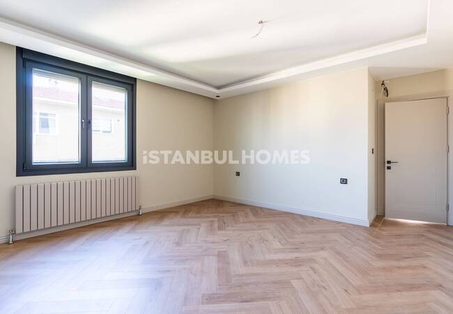 Renovated Key-ready Flat Near the Metro in Istanbul Kadikoy 14
