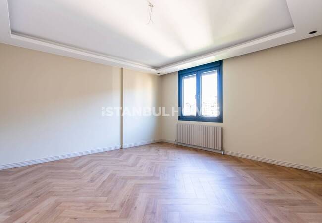 Renovated Key-ready Flat Near the Metro in Istanbul Kadikoy 15