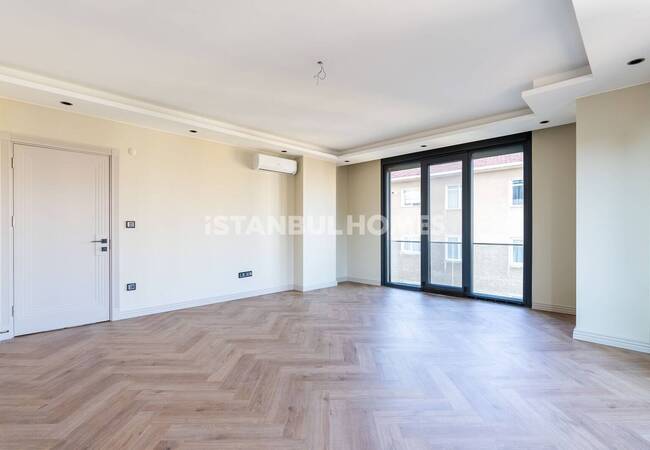 Renovated Key-ready Flat Near the Metro in Istanbul Kadikoy 10