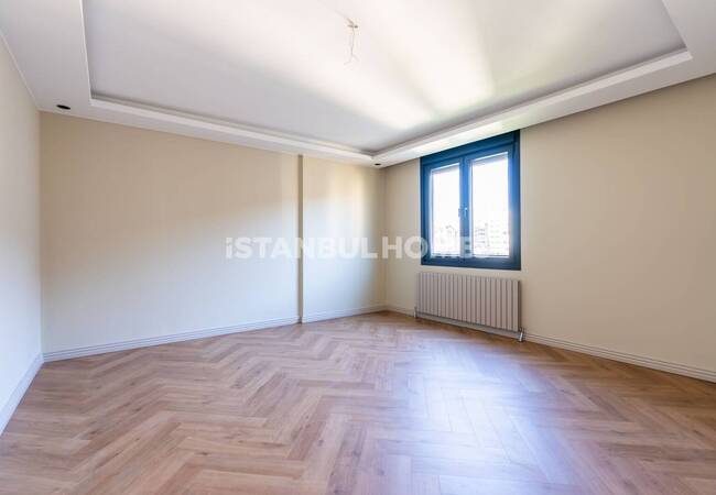 Renovated Key-ready Flat Near the Metro in Istanbul Kadikoy 13