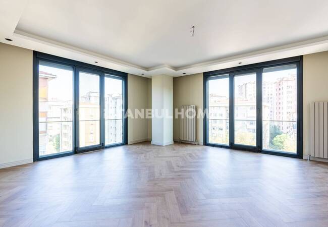 Renovated Key-ready Flat Near the Metro in Istanbul Kadikoy 9
