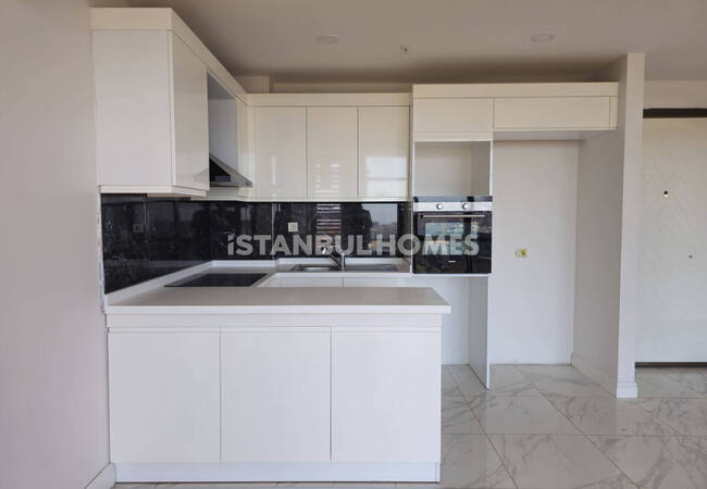 Key Ready Apartment Near Transportation Facilities in Kadikoy 13