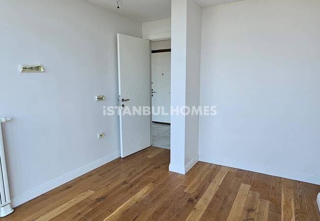 Key Ready Apartment Near Transportation Facilities in Kadikoy 15