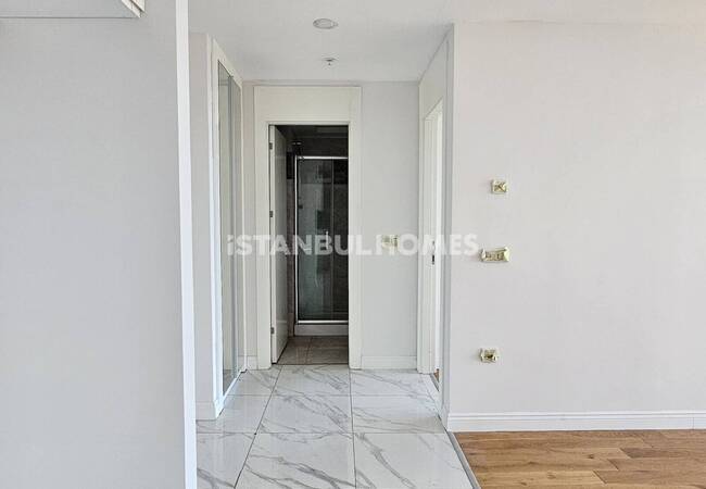 Key Ready Apartment Near Transportation Facilities in Kadikoy 18