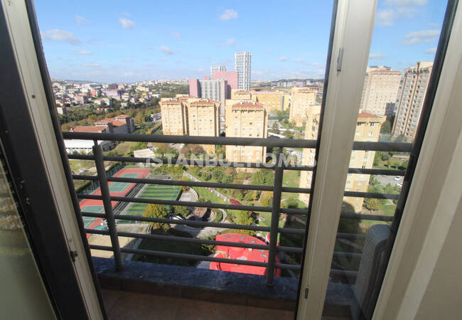 İstanbul Küçükçekmece'de Havuzlu Sitede Anahtar Teslim 2+1 Daire 21