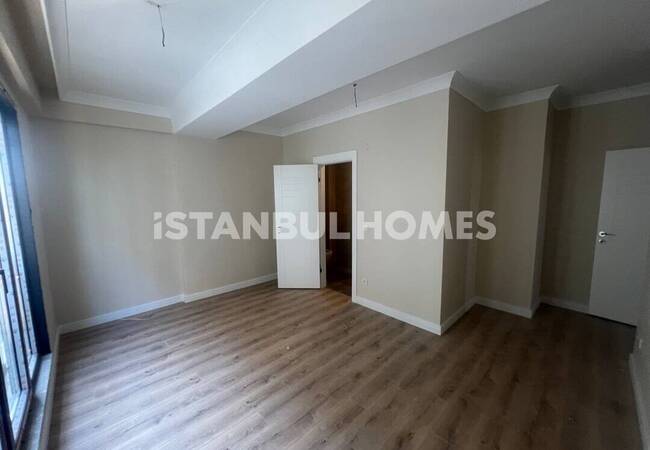 Modern Flats with Balcony and City Views in üsküdar İstanbul 5