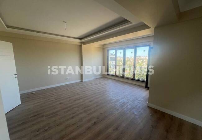 Modern Flats with Balcony and City Views in üsküdar İstanbul 2