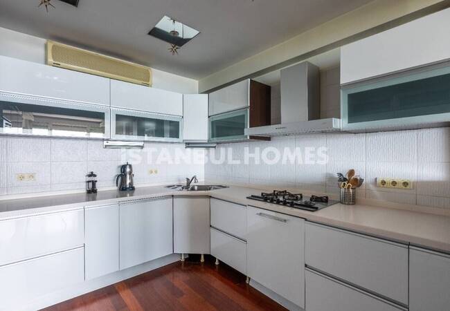 Bosphorus View Airbnb-licensed Apartment in Uskudar 6