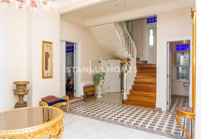 خانه ۷ خوابه با باغ محوطهسازی شده در کادیکوی 3