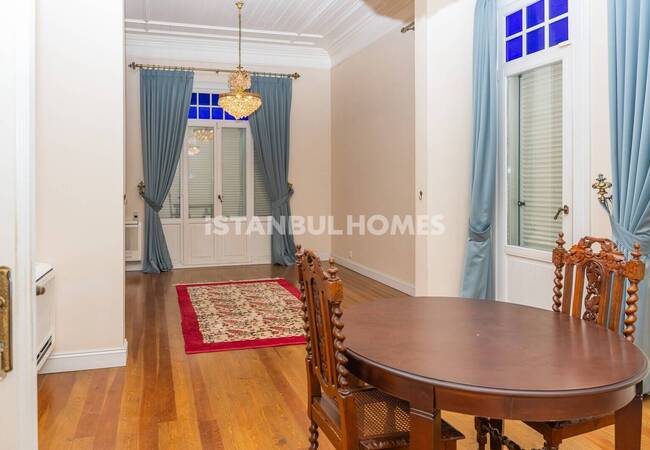 خانه ۷ خوابه با باغ محوطهسازی شده در کادیکوی 5