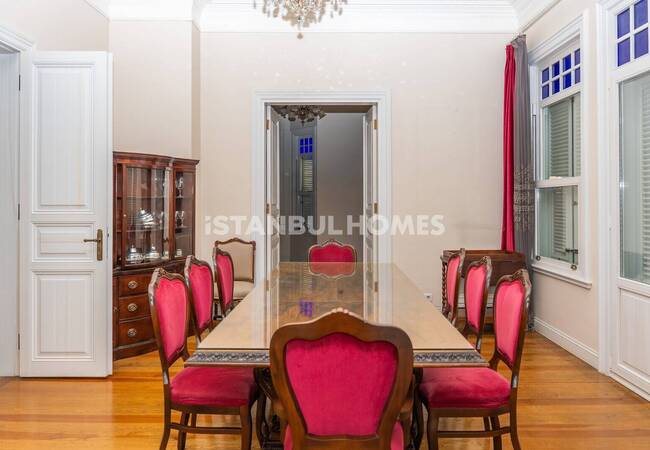 خانه ۷ خوابه با باغ محوطهسازی شده در کادیکوی 6