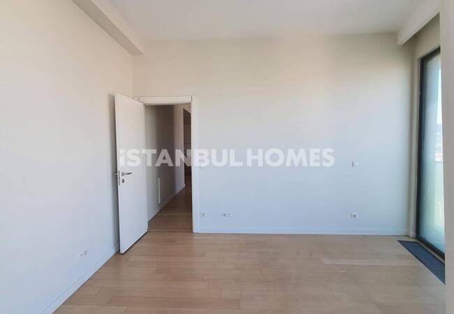 Maltepe'de Havuzlu Site İçinde Şık Daire 11