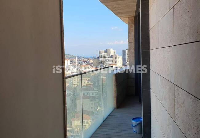 Maltepe'de Havuzlu Site İçinde Şık Daire 16