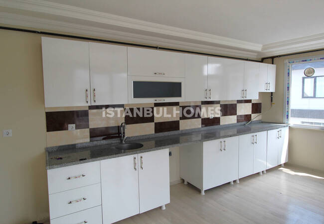 Key Ready Flat on Middle Floor in İstanbul Esenyurt 5