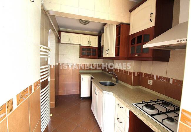 Spacious 3-bedroom Flat Near the Bosphorus 9