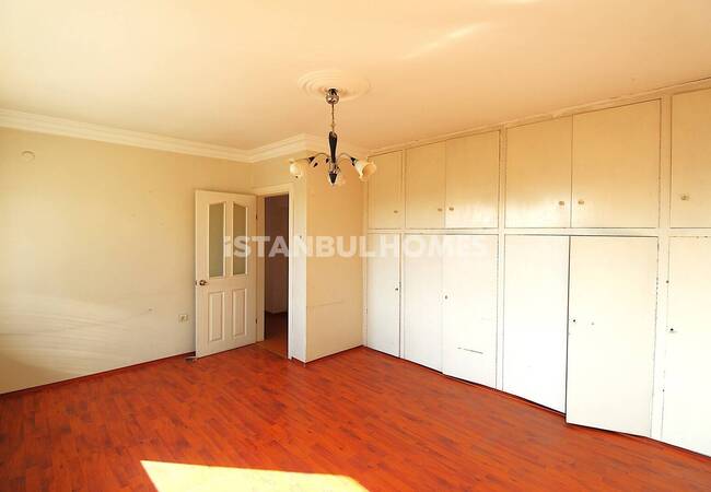 Spacious 3-bedroom Flat Near the Bosphorus 11