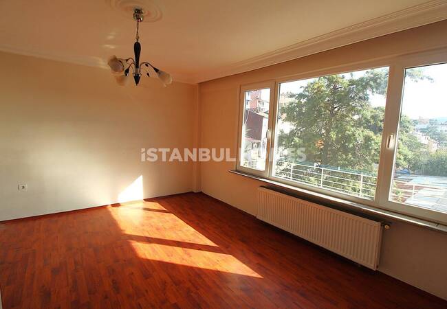 Spacious 3-bedroom Flat Near the Bosphorus 10