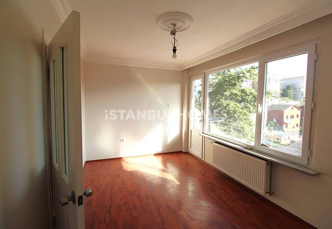 Spacious 3-bedroom Flat Near the Bosphorus 13
