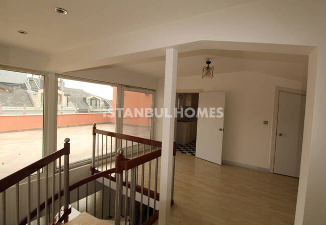 Duplex 4-bedroom Flat 350 M Off Sea in İstanbul Beyoğlu 18