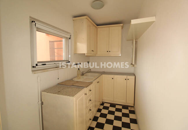 Duplex 4-bedroom Flat 350 M Off Sea in İstanbul Beyoğlu 22