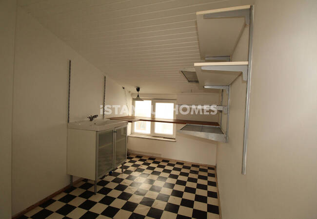 Duplex 4-bedroom Flat 350 M Off Sea in İstanbul Beyoğlu 24