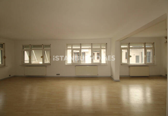 Duplex 4-bedroom Flat 350 M Off Sea in İstanbul Beyoğlu 10