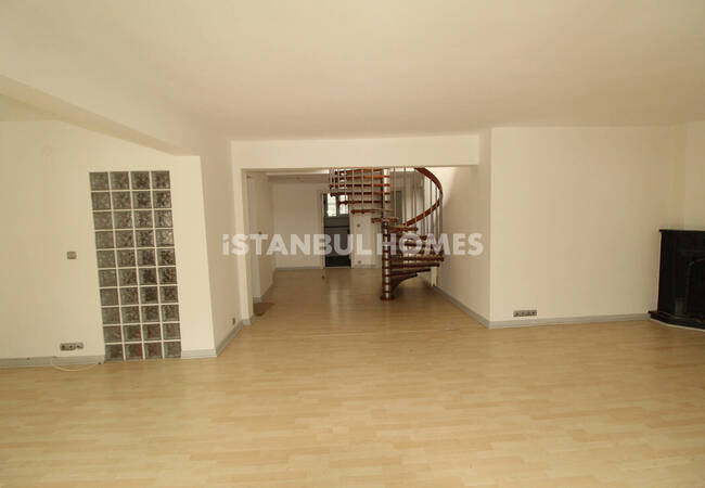 Duplex 4-bedroom Flat 350 M Off Sea in İstanbul Beyoğlu 11