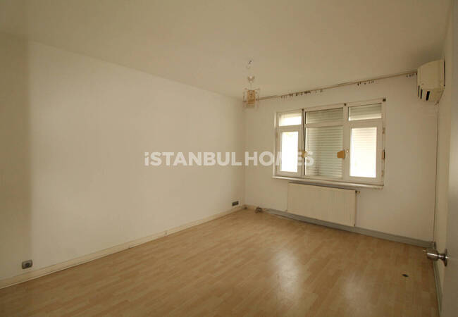 Duplex 4-bedroom Flat 350 M Off Sea in İstanbul Beyoğlu 16