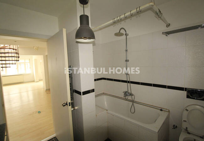 Duplex 4-bedroom Flat 350 M Off Sea in İstanbul Beyoğlu 17