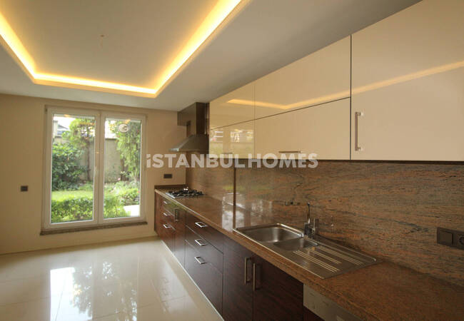 Flat Near the Coast and Marmaray Station in Bakırköy 8