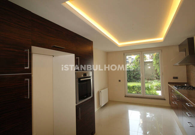 Flat Near the Coast and Marmaray Station in Bakırköy 7
