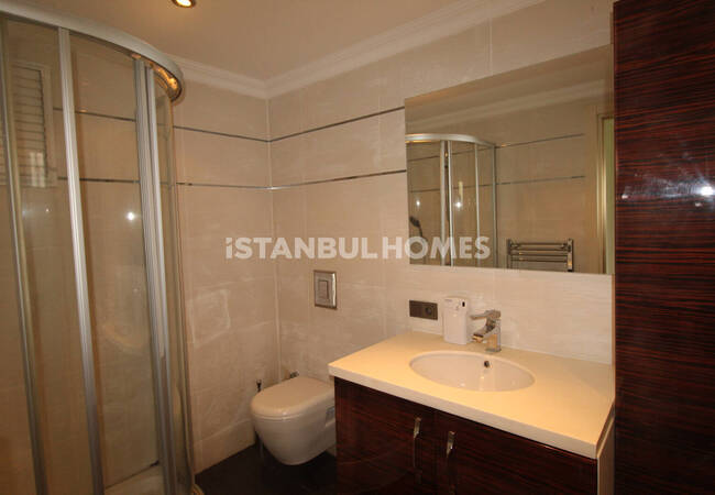 Flat Near the Coast and Marmaray Station in Bakırköy 17