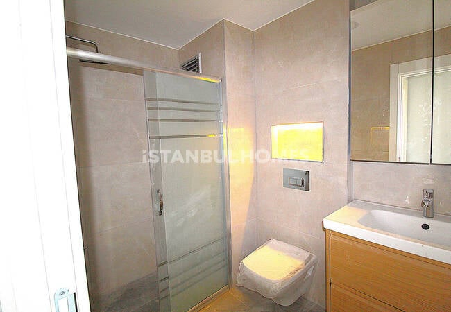 Трёхкомнатная квартира в 750 м от моря в Бююкчекмедже 18