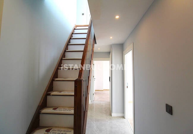 شقة دوبلكس من 4 غرف نوم بإطلالة على البحر في بيوك تشكمجه، إسطنبول 32