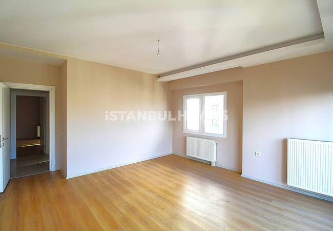 Istanbul Homes ® تقدم شققاً للبيع في بيليكدوزو. الشقق الواسعة بالقرب من المرسى تقع في مجمع مع مسبح، وأمن، وكراج للسيارات. 27