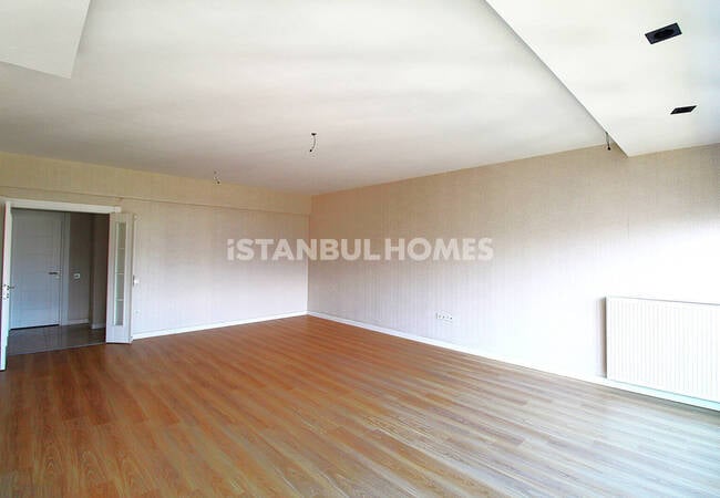 Istanbul Homes ® تقدم شققاً للبيع في بيليكدوزو. الشقق الواسعة بالقرب من المرسى تقع في مجمع مع مسبح، وأمن، وكراج للسيارات. 14