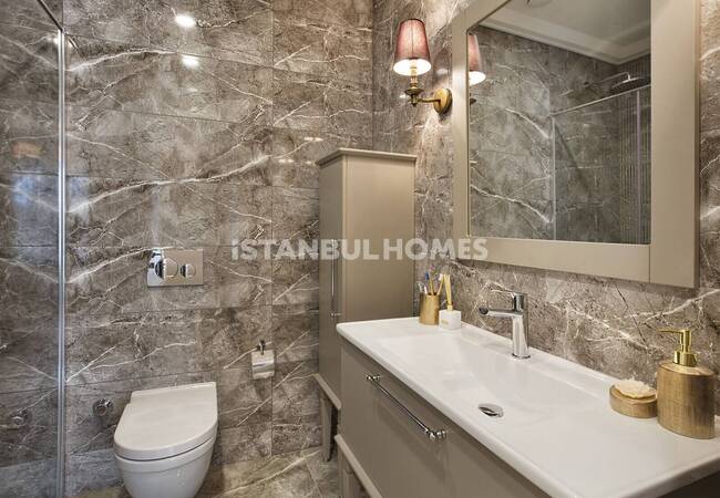 شقق مع موقف سيارات في موقع متميز في عمرانية، إسطنبول 11