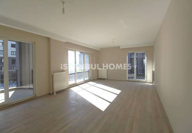 City-view Apartments with Pools and Sports Fields in Başakşehir 17