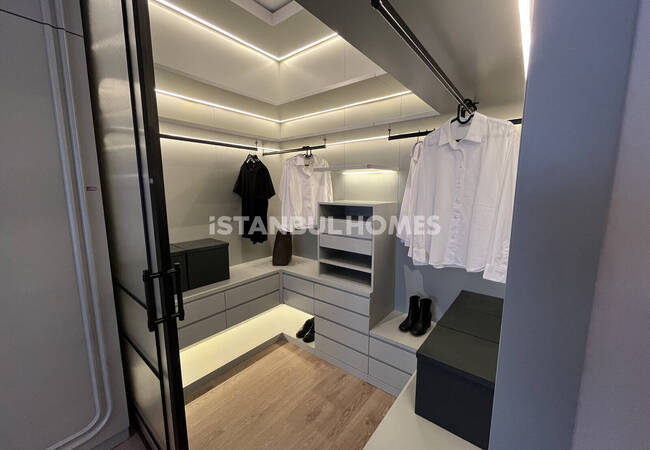 Apartments in a Complex with Pool Close to Metro in Kartal Istanbul 39