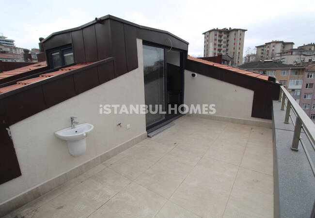 1-bedroom Apartments with Terraces in Istanbul Besiktas 9