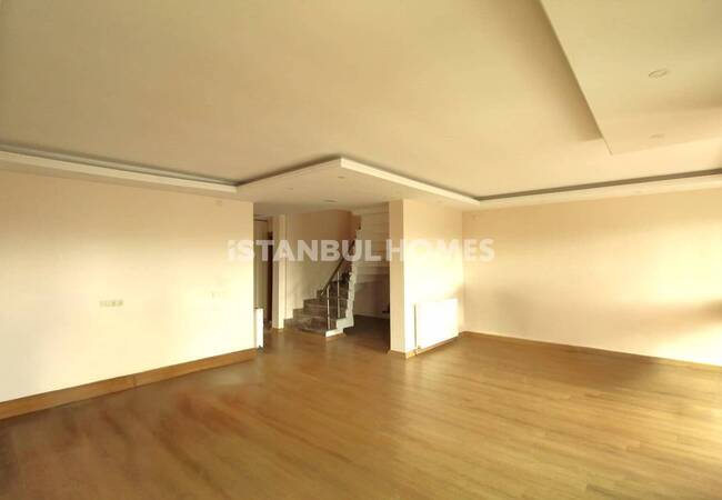 ویلای بزرگ با استخر نزدیک مارینا در بویوکچکمجه استانبول 17