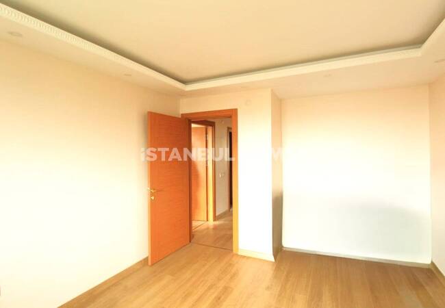 ویلای بزرگ با استخر نزدیک مارینا در بویوکچکمجه استانبول 26