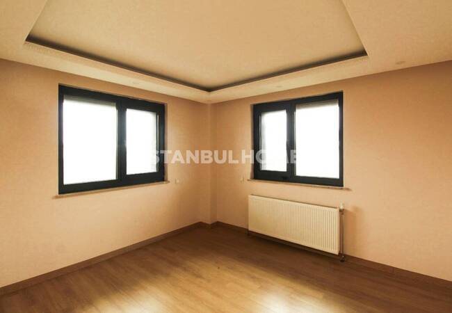 ویلای بزرگ با استخر نزدیک مارینا در بویوکچکمجه استانبول 27